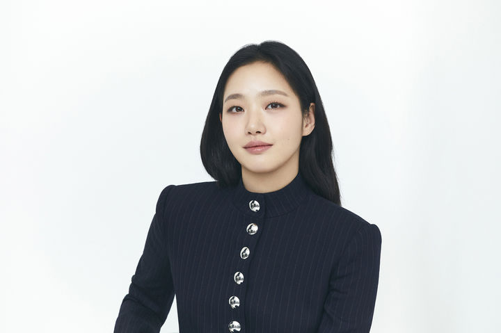 “진심 담은 메시지”…김고은, 소속사 직원·가정 향한 특별 선물→감동 물결