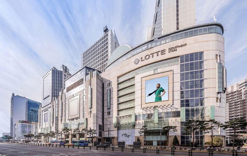‘롯데쇼핑’ 1분기 영업이익 29% 증가…해외사업 성장·백화점 비용 절감 효과