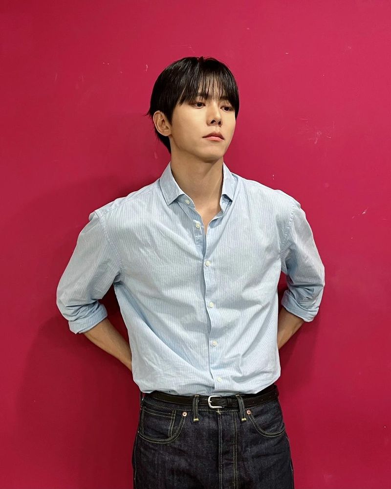 “분홍 벽+단정 셔츠 여운”…주우재, 무심한 시선→봄밤 감성 물들다 / 배우 주우재 인스타그램