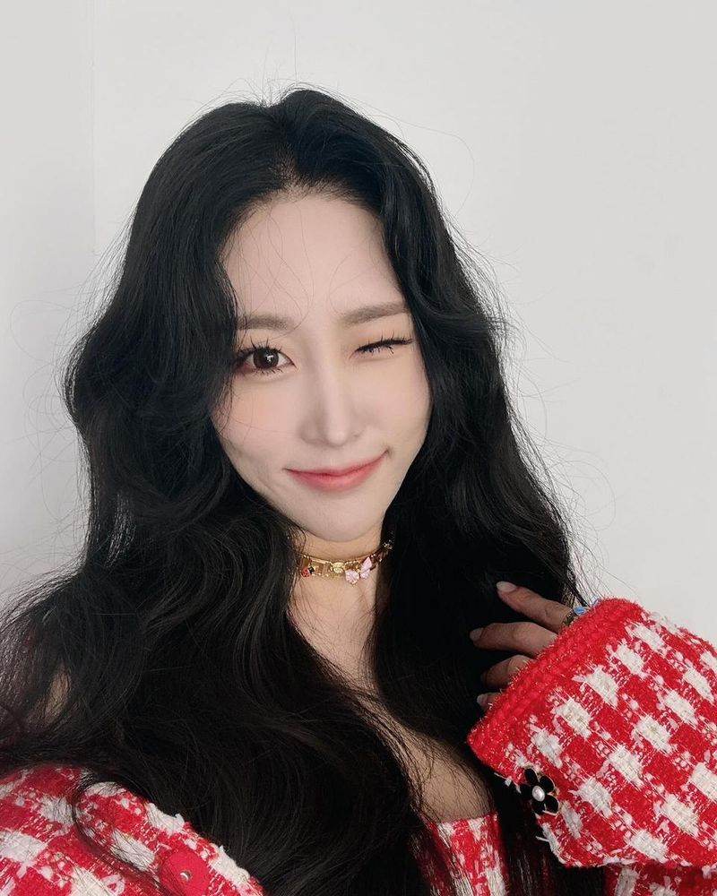 “오늘 하고 싶은 거 다 해”…김의영, 산뜻한 윙크→설렘 가득 봄 셀카 / 가수 김의영 인스타그램