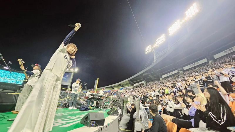 “최고의 감동이었습니다”…김장훈, 응원 물결에 전율→뜨거운 무대 완성 / 가수 김장훈 인스타그램