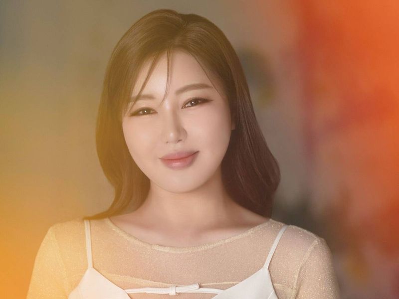 "평생 함께하겠다는 약속"…송가인, 어게인 버스와 팬심→트롯계 새로운 소통법 / 가인달엔터테인먼트, 제이지스타