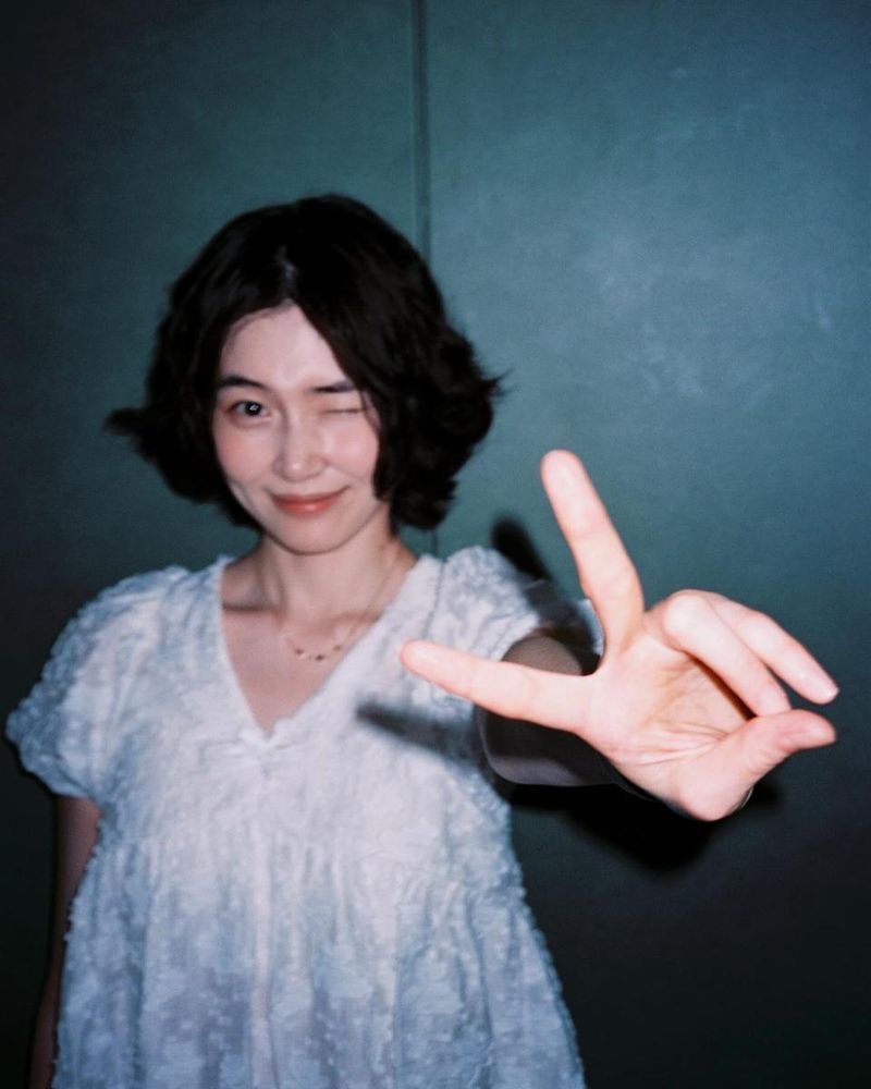 “눈웃음에 담긴 여유”…박유림, 단발의 청량→초여름 미소 / 배우 박유림 인스타그램