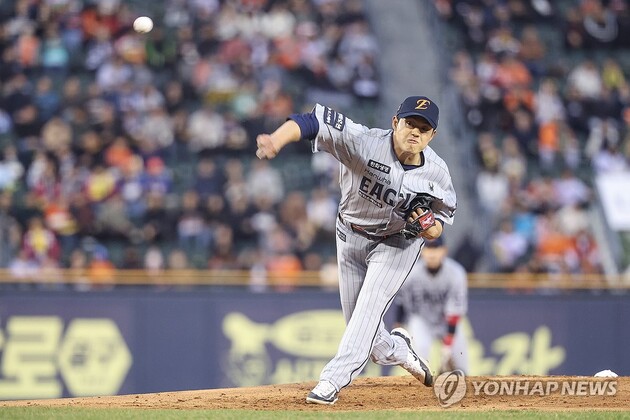 “문동주 휴식 공백 최소화”…김경문 한화 감독, 엄상백 복귀→선발진 재정비 / 연합뉴스