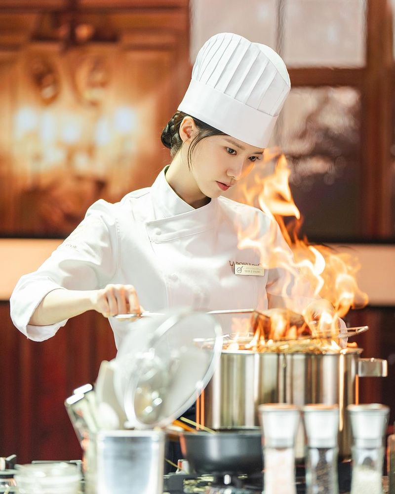 “불꽃을 삼킨 순간”…임윤아, 몰입의 시간→셰프 연기 폭발 / 소녀시대 임윤아 인스타그램