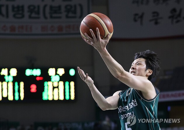 “시래대잔치의 주역”…김시래, 통산 530경기→농구화 벗는다 / 연합뉴스