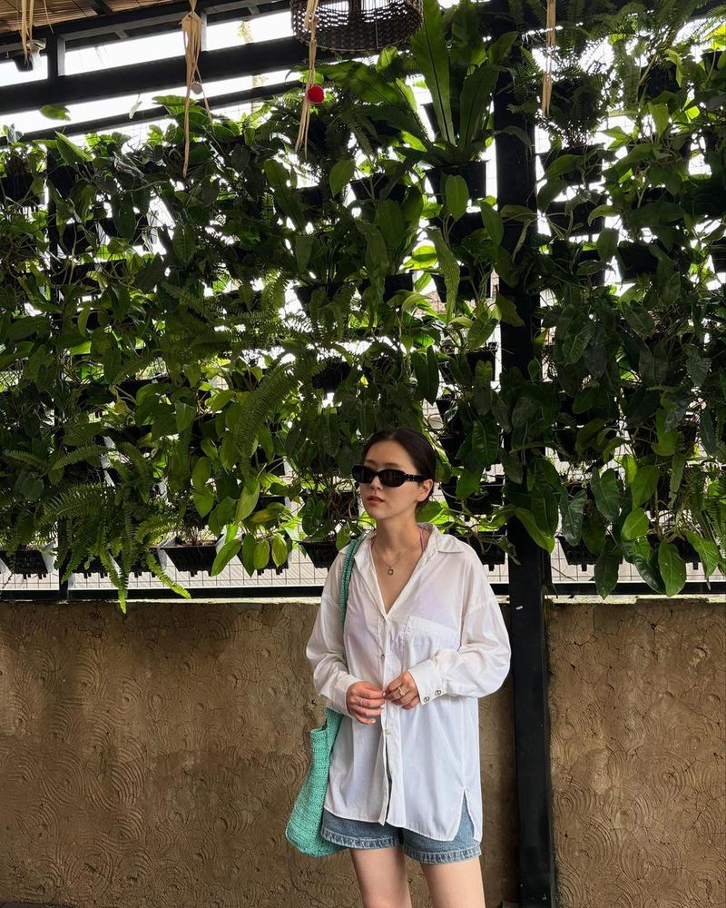 “발리에서 생긴 일”…김지은, 햇살 아래 나른함→여름 청량미 완성 / 배우 김지은 인스타그램