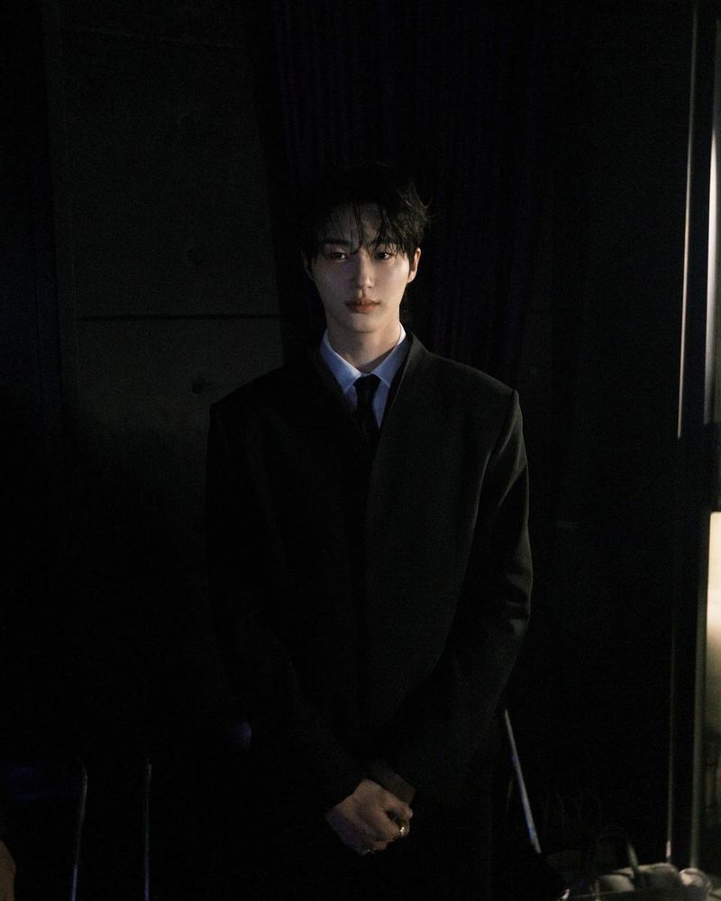 “어둠을 가른 조용한 존재감”…변우석, 절제된 무드→시선 압도 / 배우 변우석 인스타그램