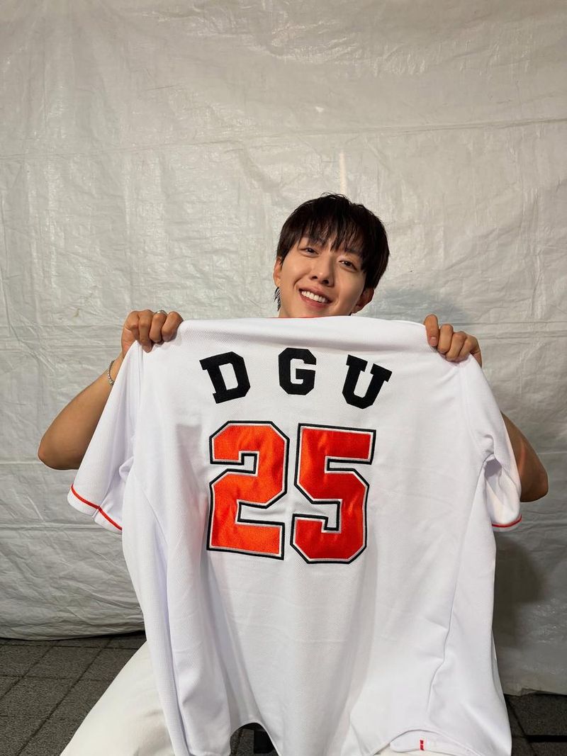 “동국대 굿 부산 갑니다”…이정신, 환한 미소→햇살 담은 인증샷 / 그룹 씨엔블루 이정신 인스타그램