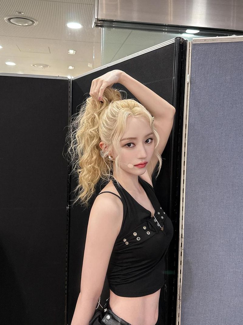 “엠카 첫 무대의 여운”…수아, 금빛 포니테일→강렬 변신 / 걸그룹 드림캐쳐 수아 인스타그램