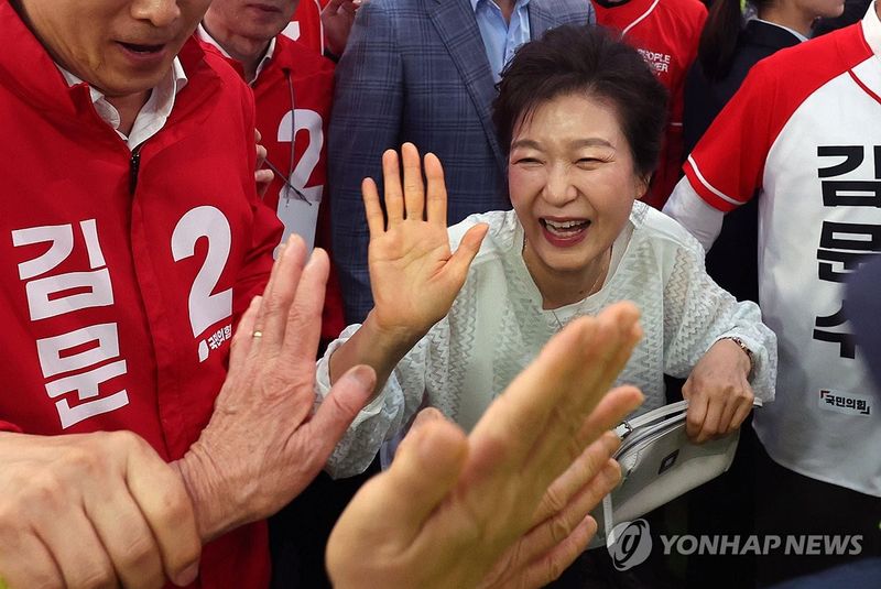 박근혜, 부산·울산·경남 현장 민심 타고 진심 전달