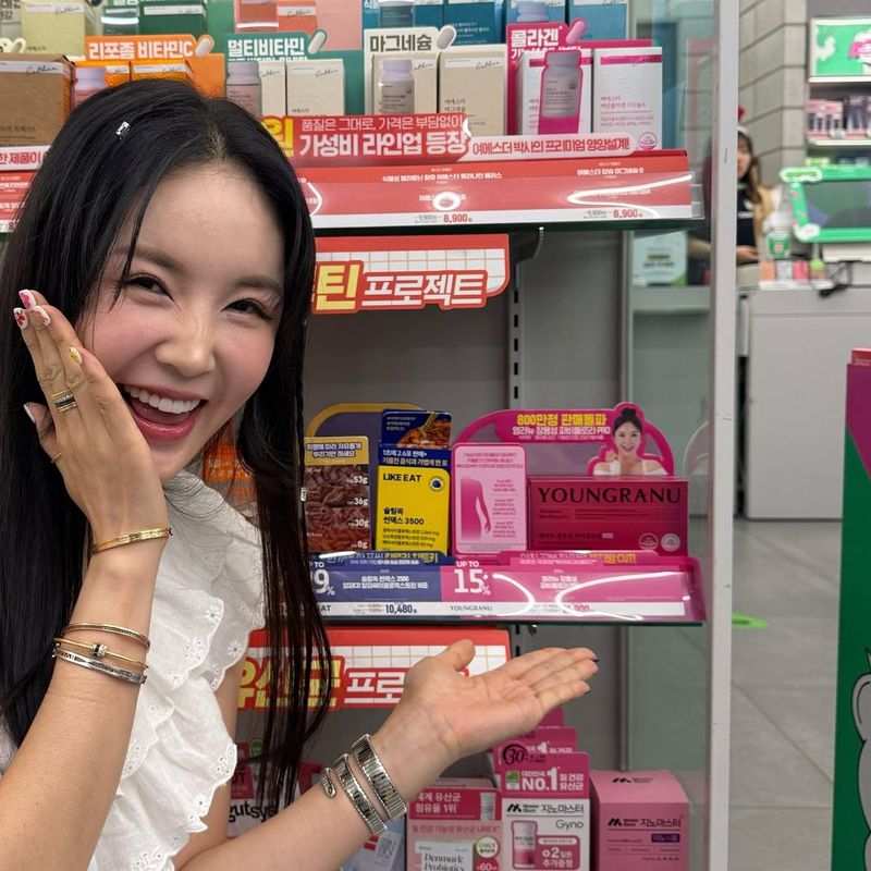 “정말 정말 정말 감사합니다”…장영란, 눈부신 환한 미소→영라뉴 입점 감동 / 방송인 장영란 인스타그램