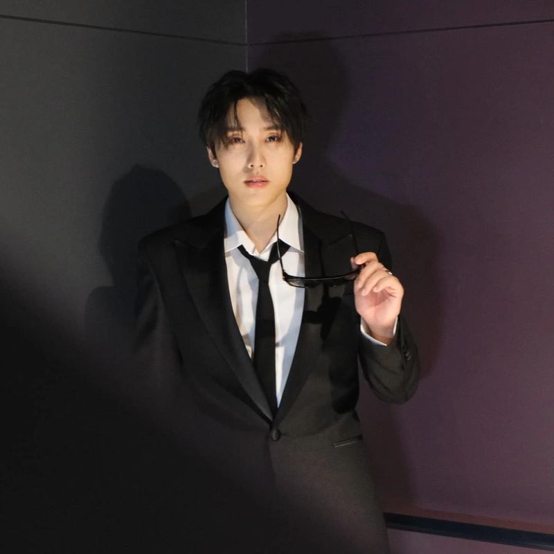 “검은빛 고요 속 자신감”…제이콥, 수트로 각인된 여름밤→여운 남긴 존재감 / 그룹 더보이즈 제이콥 인스타그램