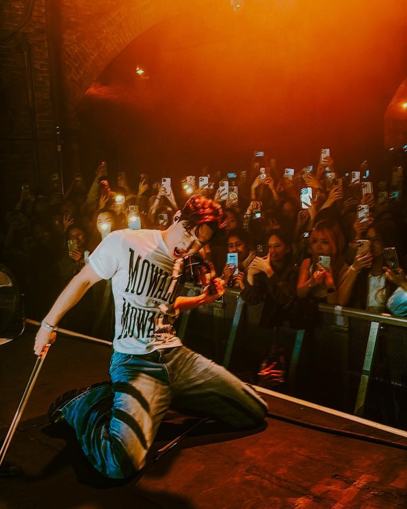 “런던의 열기 속 약속”…헨리, 무대 위 전율→폭발적 존재감 / 그룹 슈퍼주니어 헨리 인스타그램