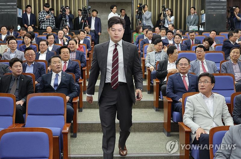 국민의힘 비대위 동요 속 김용태 고심…당 쇄신 기류 확산→거취 논의 가속