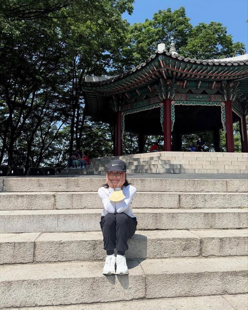 “행복 별거 없거든”…벤, 담백한 얼굴로→초여름 햇살 속 미소 / 가수 벤 인스타그램