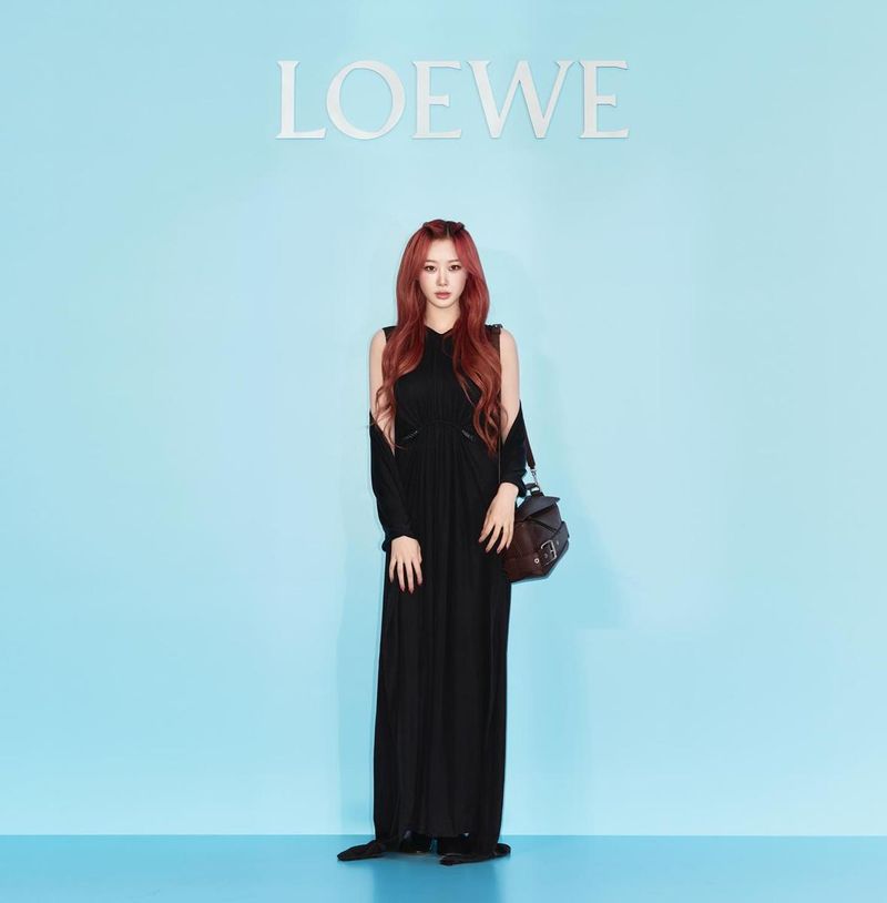 “한눈에 스며드는 블랙 드레스”…지젤, 고요한 시선→도회적 존재감 / 걸그룹 에스파 지젤 인스타그램