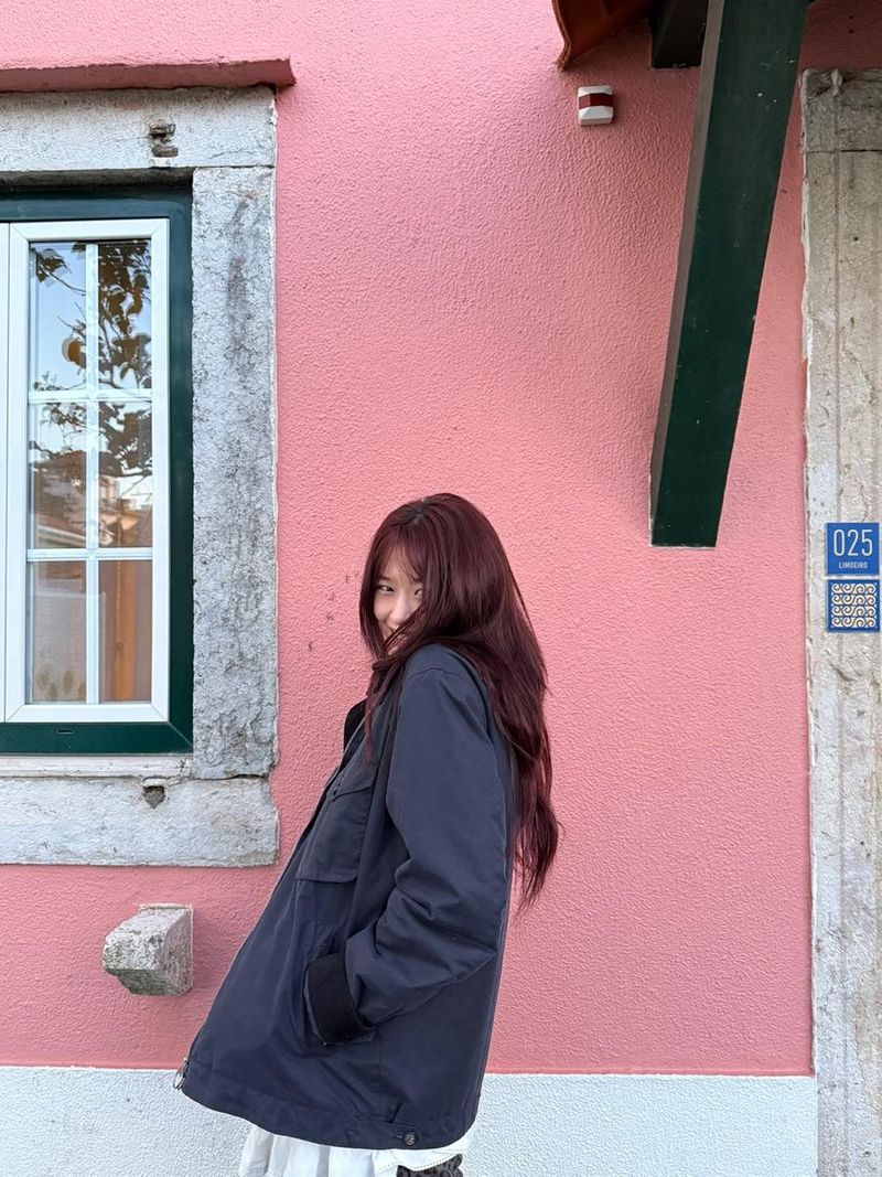 “오늘이 유난히 가볍게 느껴졌어요”…안유진, 햇살 아래 설렘→초여름 소녀의 산책 / 걸그룹 아이브 안유진 인스타그램