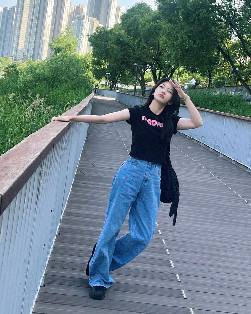 “흐드러진 초여름 햇살 아래”…박세현, 눈을 감은 산책→감성 청춘화 / 배우 박세현 인스타그램