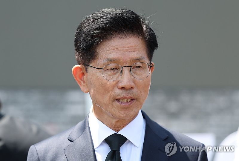 이재명, 김문수에 따뜻한 안부 건넸다