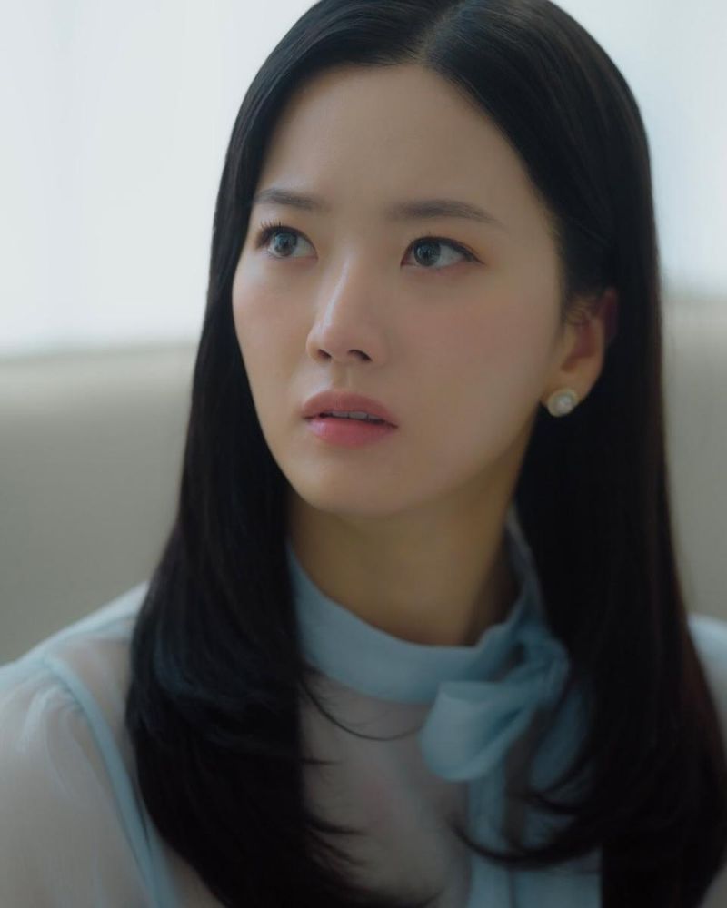 “랭킹 1위 하고있는”…강민지, 고요한 긴장감→시선 압도 / 배우, 모델 강민지 인스타그램