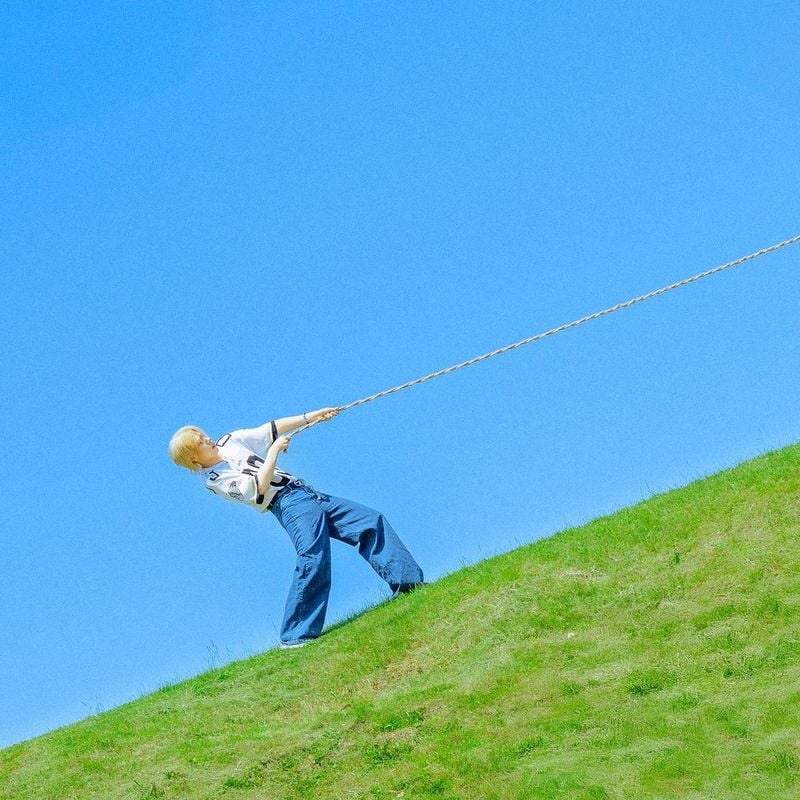 “여러분의 선택에 기대요”…현서, 푸른 하늘 아래→앨범 자켓 후보 공개 / 가수 현서 인스타그램