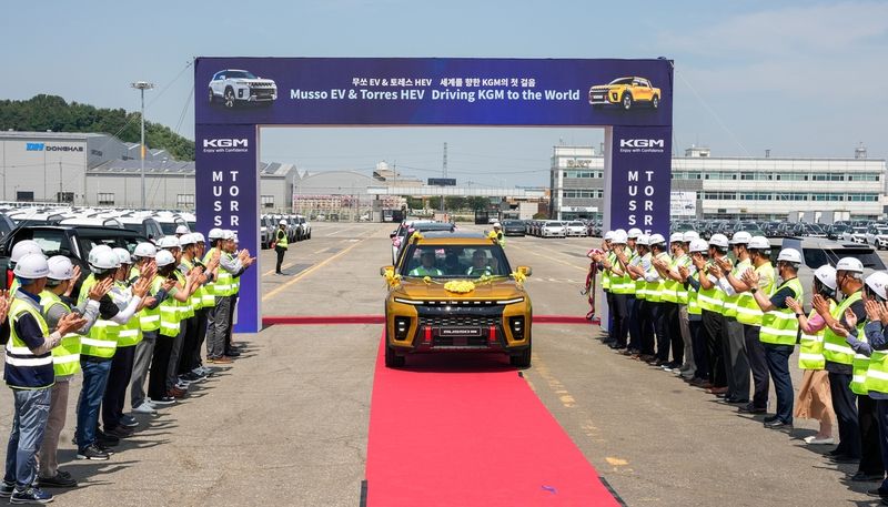 ‘KGM’ 무쏘 EV·토레스 하이브리드 983대 유럽 수출…10년 만에 최대 실적 지속