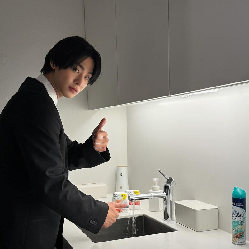 “작은 순간에도 진심을”…안효섭, 부드러운 미소→일상 속 따스함 / 배우 안효섭 인스타그램