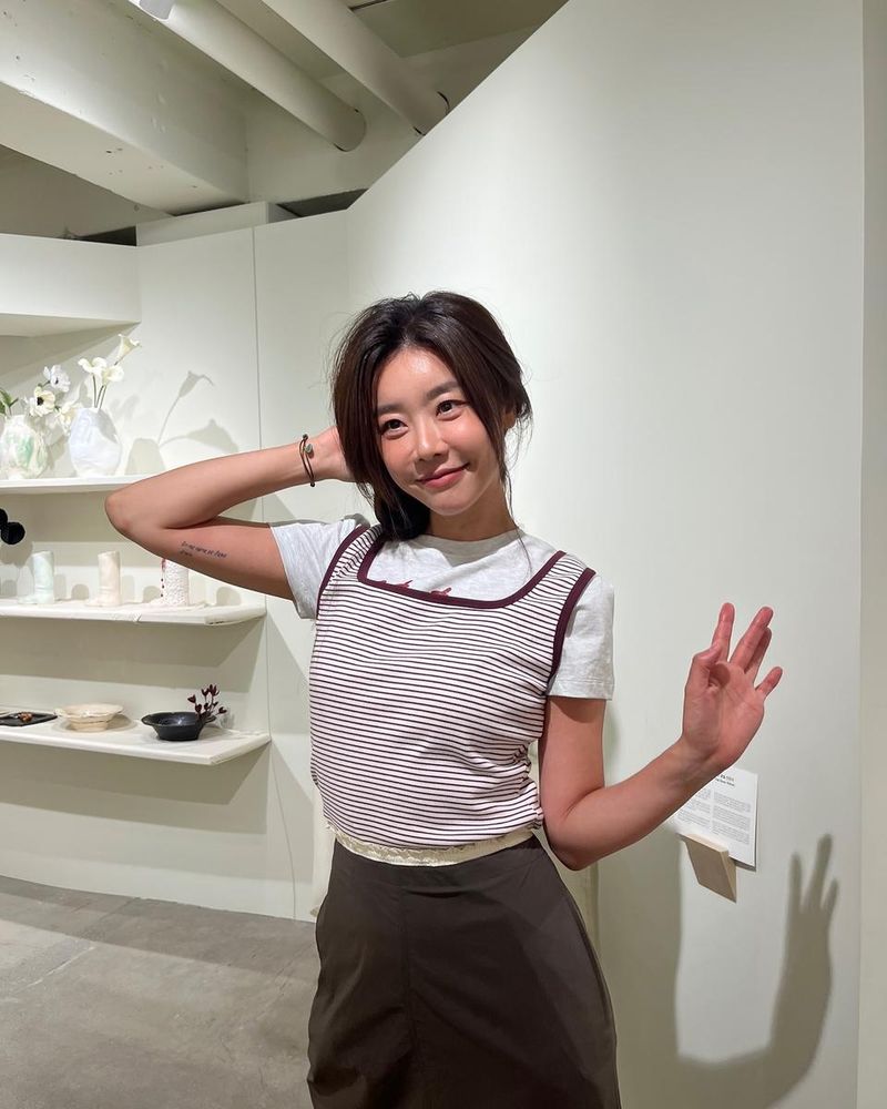 “사랑스런 빈티지, 내게 어울릴까”…박소진, 루에브르 감성→여름밤 설렘 / 걸그룹 걸스데이 박소진 인스타그램