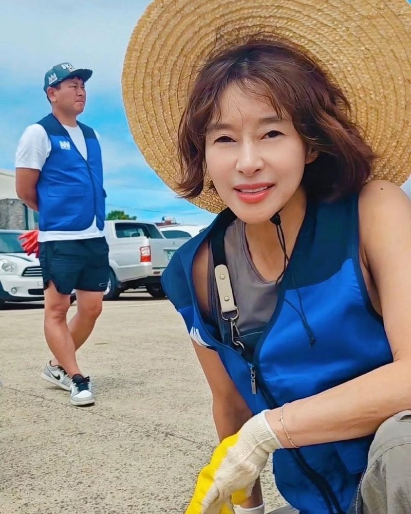 “두 손 두 발 벗고 뛰었죠”…예지원, 제주 바다 지킴이로→초여름 푸른 연대 / 배우 예지원 인스타그램