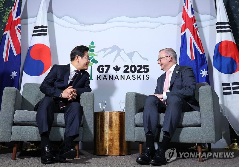 이재명 대통령, 캐나다 G7 리셉션서 교류의 시간