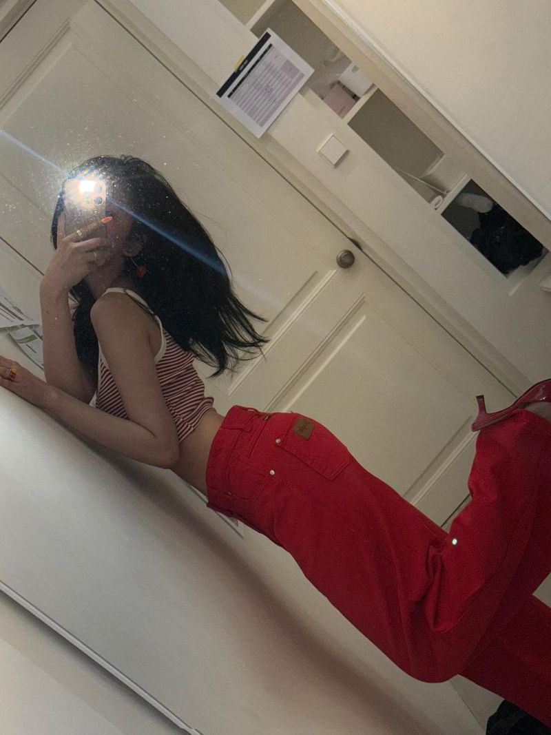 “빛으로 그린 자유”…백지헌, 여름 저녁→붉은 청춘의 온기 / 걸그룹 프로미스나인 백지헌 인스타그램