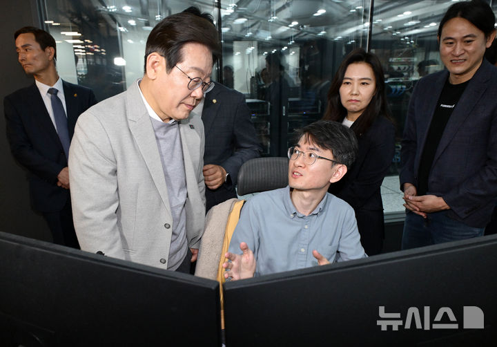 AI 데이터센터 건설 확대…삼성전자·SK하이닉스, 전력·공조 시장 연계→산업 지형 재편