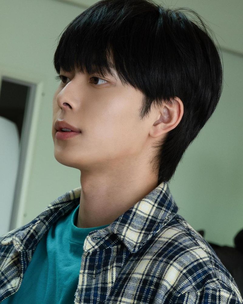 “노무사 노무진 허윤재”…유선호, 단단함 속 여름→청량한 존재감 / 배우 유선호 인스타그램