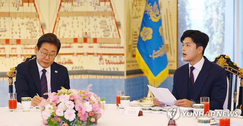 이재명 대통령 통합 오색국수 오찬…여야 작심발언 맞서며 긴장 고조