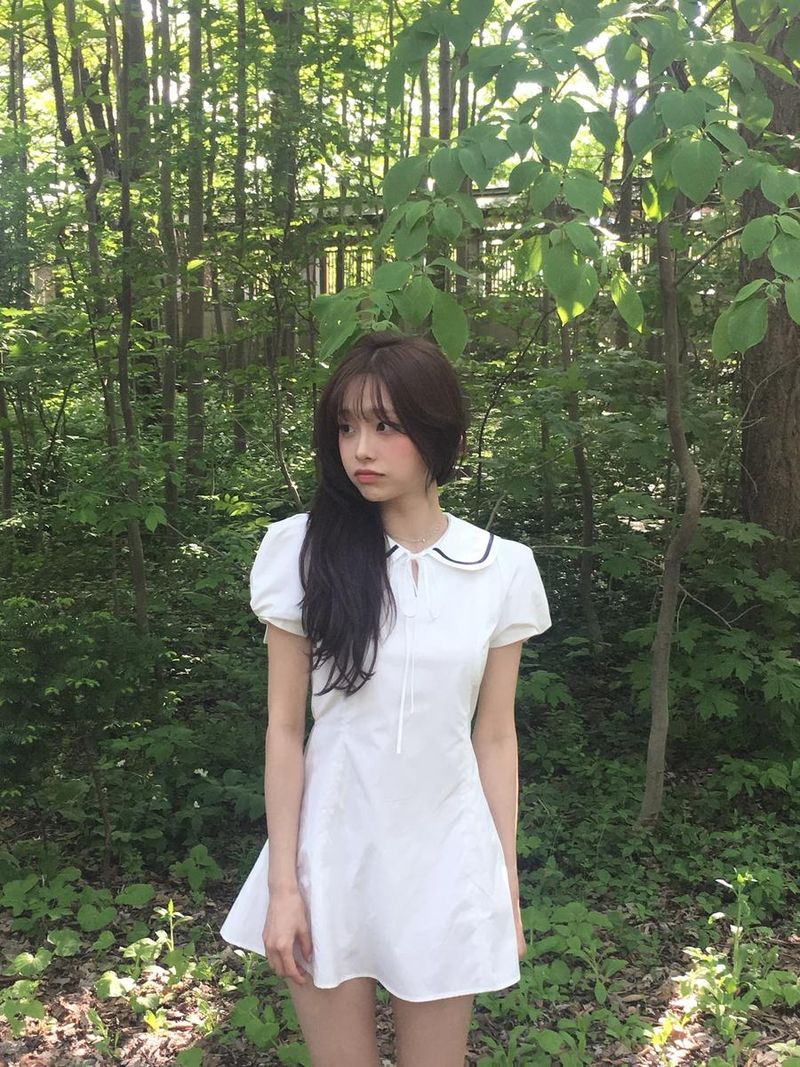 “숲길의 설렘 머금은 순간”…츄, 청순한 여름날→순백의 미소 / 가수 츄 인스타그램