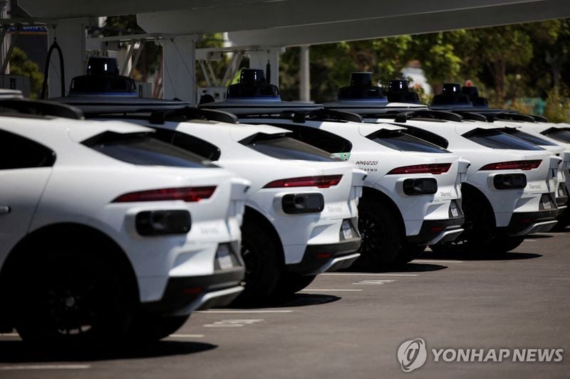 테슬라·웨이모, 美 로보택시 서비스 확대…자율주행 시장 경쟁 격화