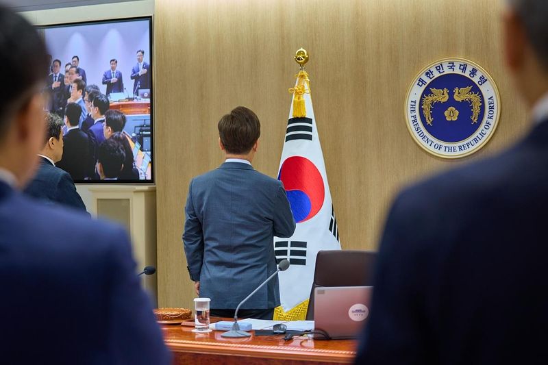 “국민을 위한 본분”…이재명, 엄숙한 국무회의→다짐의 순간 / 정치인 이재명 인스타그램