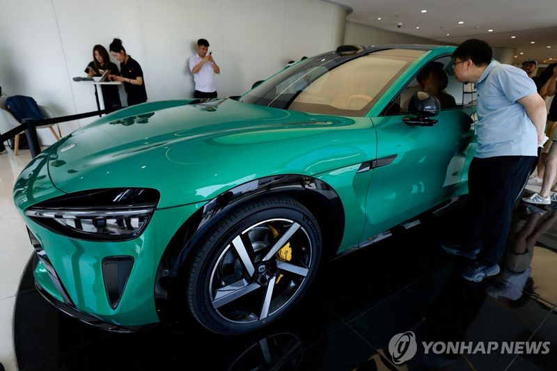 ‘샤오미’ 첫 전기 SUV 1시간 만에 30만대 선주문…주가 8% 급등