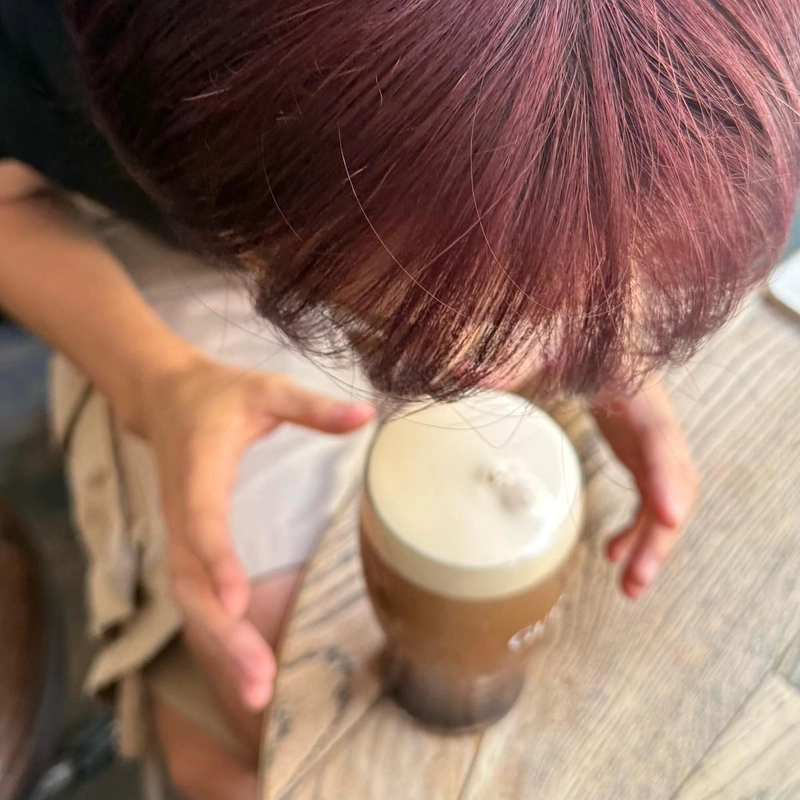 “히”…해찬, 장난기 어린 오후→여름 카페 한때 / 그룹 NCT 해찬 인스타그램