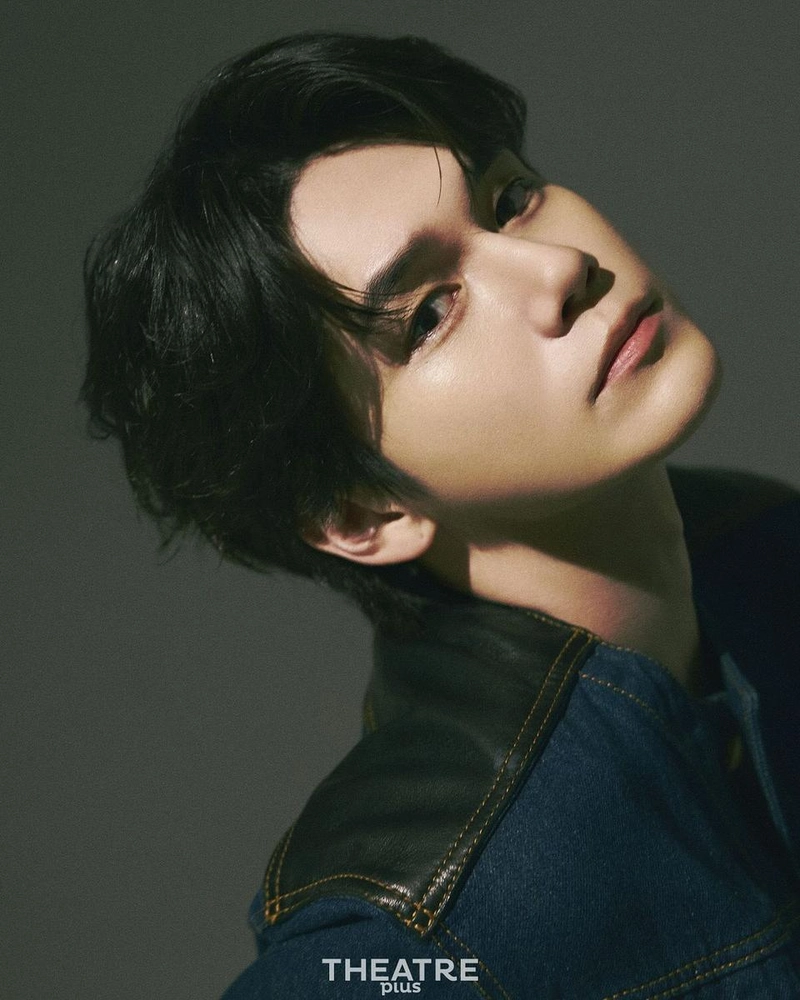 “차분함 속 물든 눈빛”…옹성우, 여름 저녁→잔상처럼 남은 깊이 / 배우 옹성우 인스타그램
