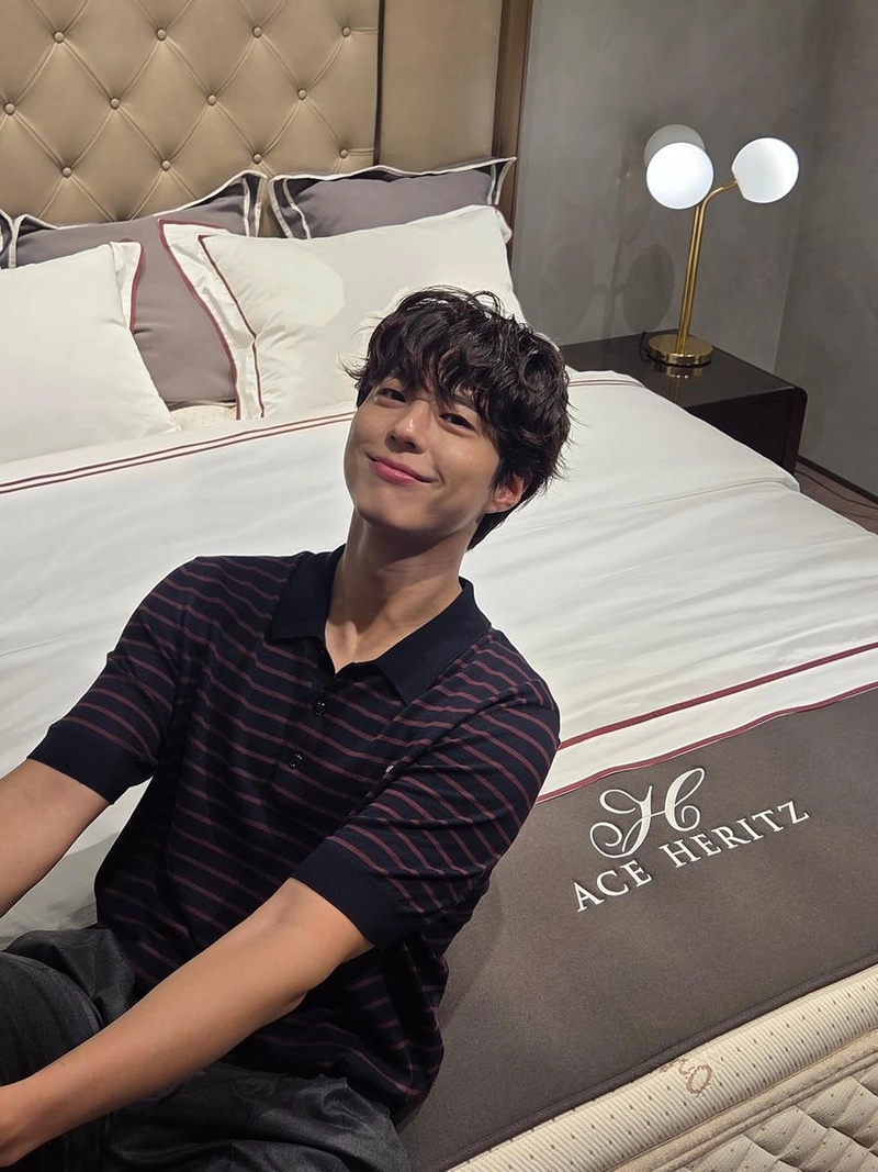 “Not just the best. The Ace”…박보검, 여름밤의 환한 미소→안정감 속 반전 매력 / 배우 박보검 인스타그램