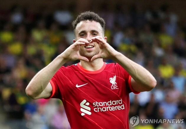 “조타 추모 행렬”…호날두, 포르투갈 대표팀 동료 비보에 깊은 애도→세계축구 애도 물결 / 연합뉴스