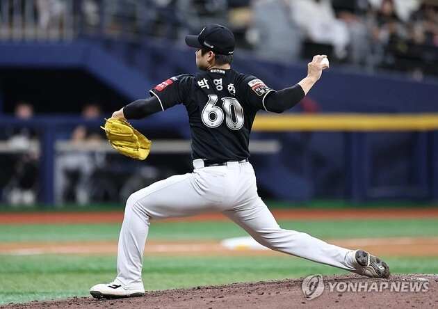 “40세이브 경합 치열”…박영현·김원중, 단일 시즌 복수 달성자→KBO 최초 도전 / 연합뉴스
