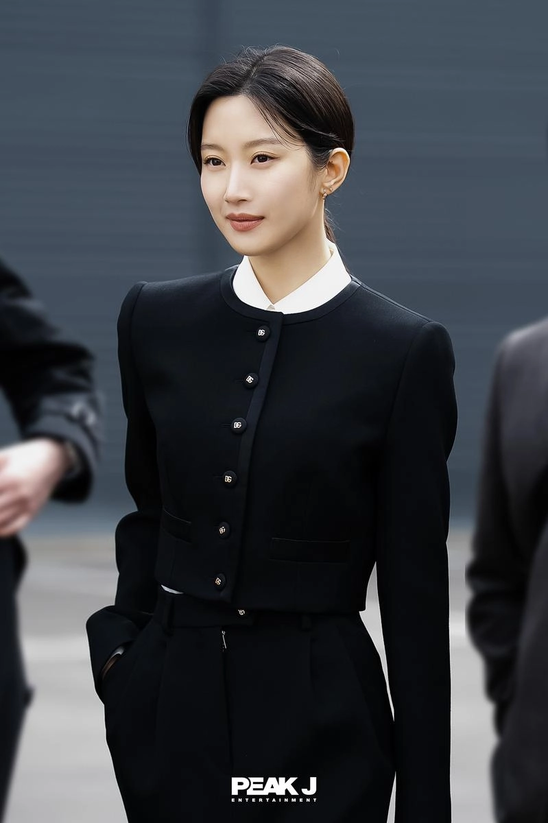 “문가영, 현실 감성 입은 첫 변호사”…‘서초동’서 당찬 활약→시청자 기대 고조 / 피크제이