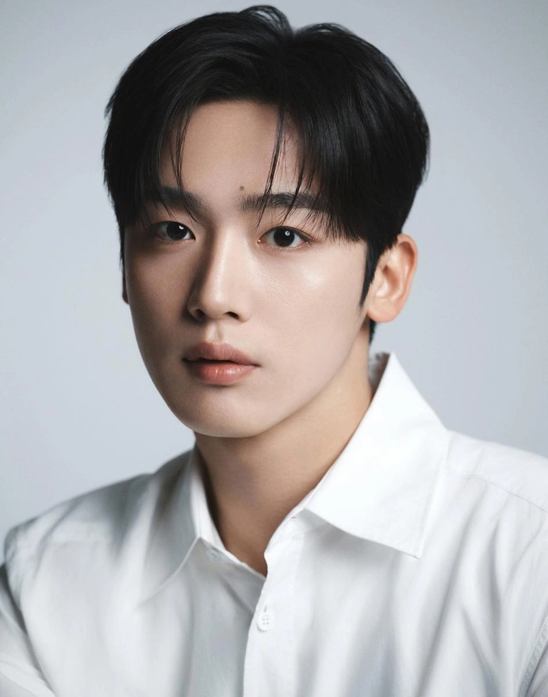 “맑은 청춘의 얼굴”…김요한, ‘트라이’ 럭비부 주장 변신→성장 서사의 시작 / 위엔터테인먼트