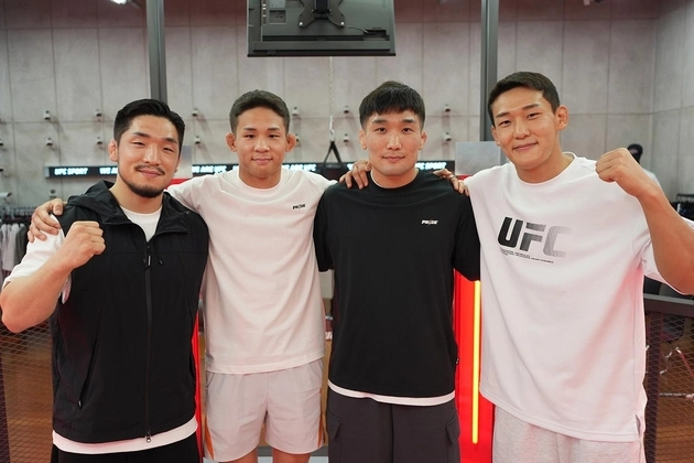 “UFC 신예 4인방 팬심 열광”…유수영, 챔피언 도전 의지→사인회 성황 / 연합뉴스
