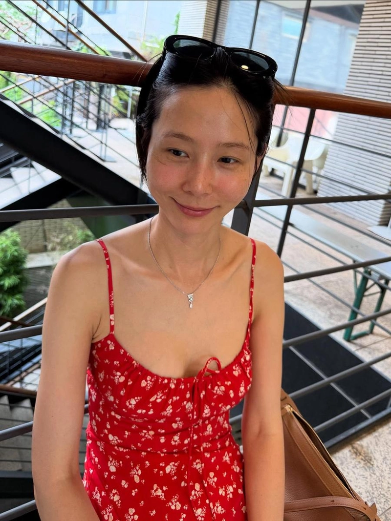 “여름여름”…김나영, 싱그러운 미소→계절의 정점 담다 / 방송인 김나영 인스타그램