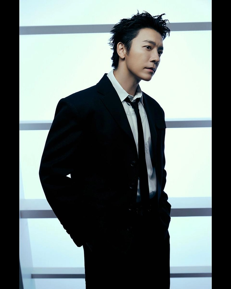 “차분함 속 깊어진 눈빛”…동해, 단정한 슈트→절제된 카리스마 / 그룹 슈퍼주니어 동해 인스타그램