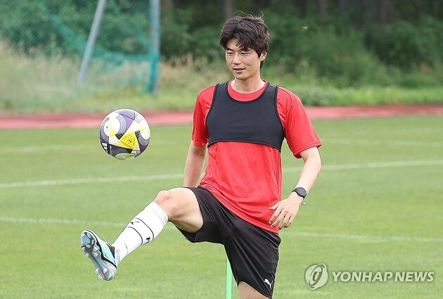 “복귀 준비 완료”…기성용, 포항 이적 후 데뷔전 임박→전북전 출격 초읽기 / 연합뉴스